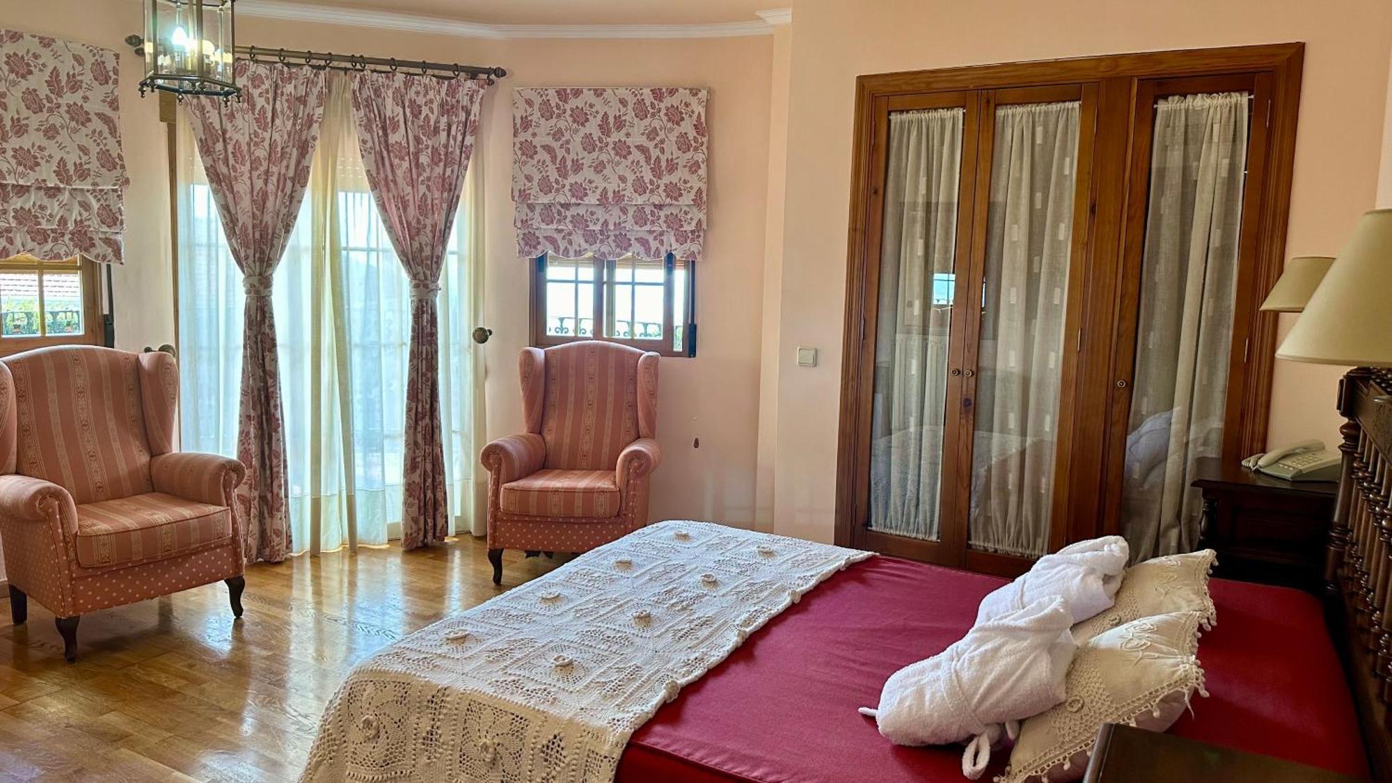 Hotel El Curro Burunchel Ngoại thất bức ảnh